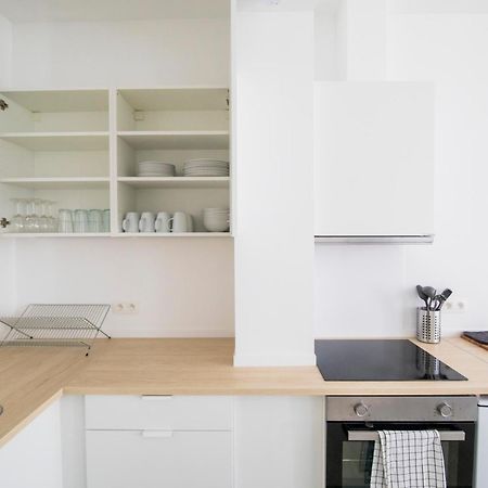 Travelease - Midi Bed & Breakfast Anderlecht ภายนอก รูปภาพ