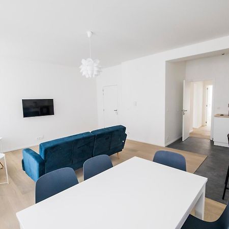 Travelease - Midi Bed & Breakfast Anderlecht ภายนอก รูปภาพ