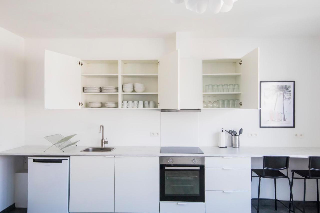 Travelease - Midi Bed & Breakfast Anderlecht ภายนอก รูปภาพ