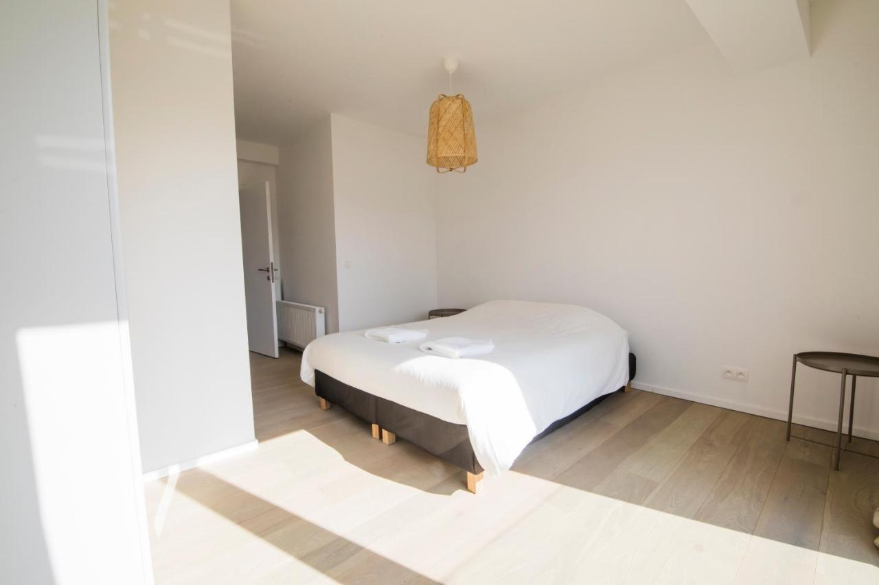 Travelease - Midi Bed & Breakfast Anderlecht ภายนอก รูปภาพ