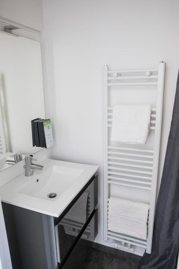 Travelease - Midi Bed & Breakfast Anderlecht ภายนอก รูปภาพ