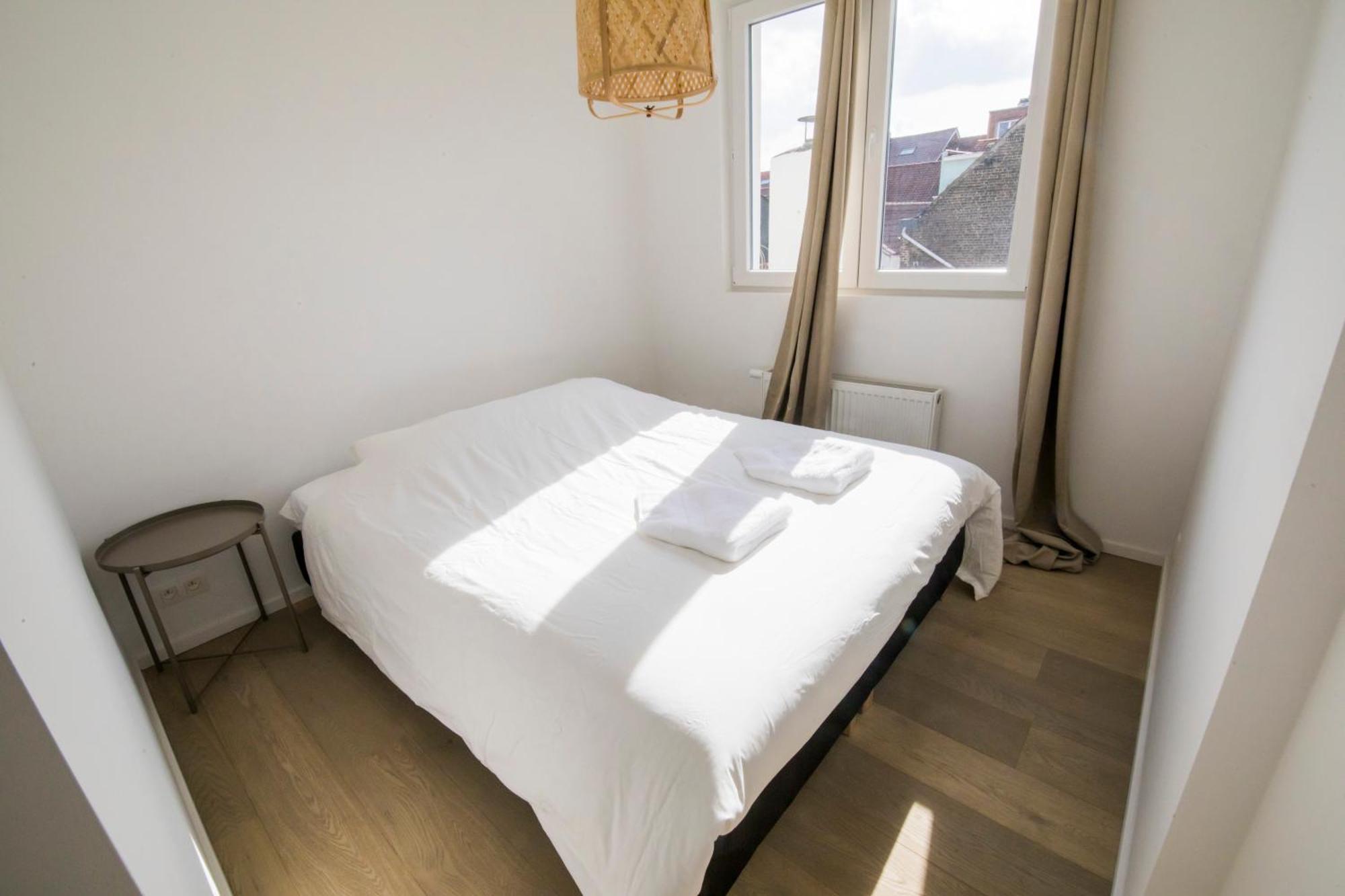 Travelease - Midi Bed & Breakfast Anderlecht ภายนอก รูปภาพ