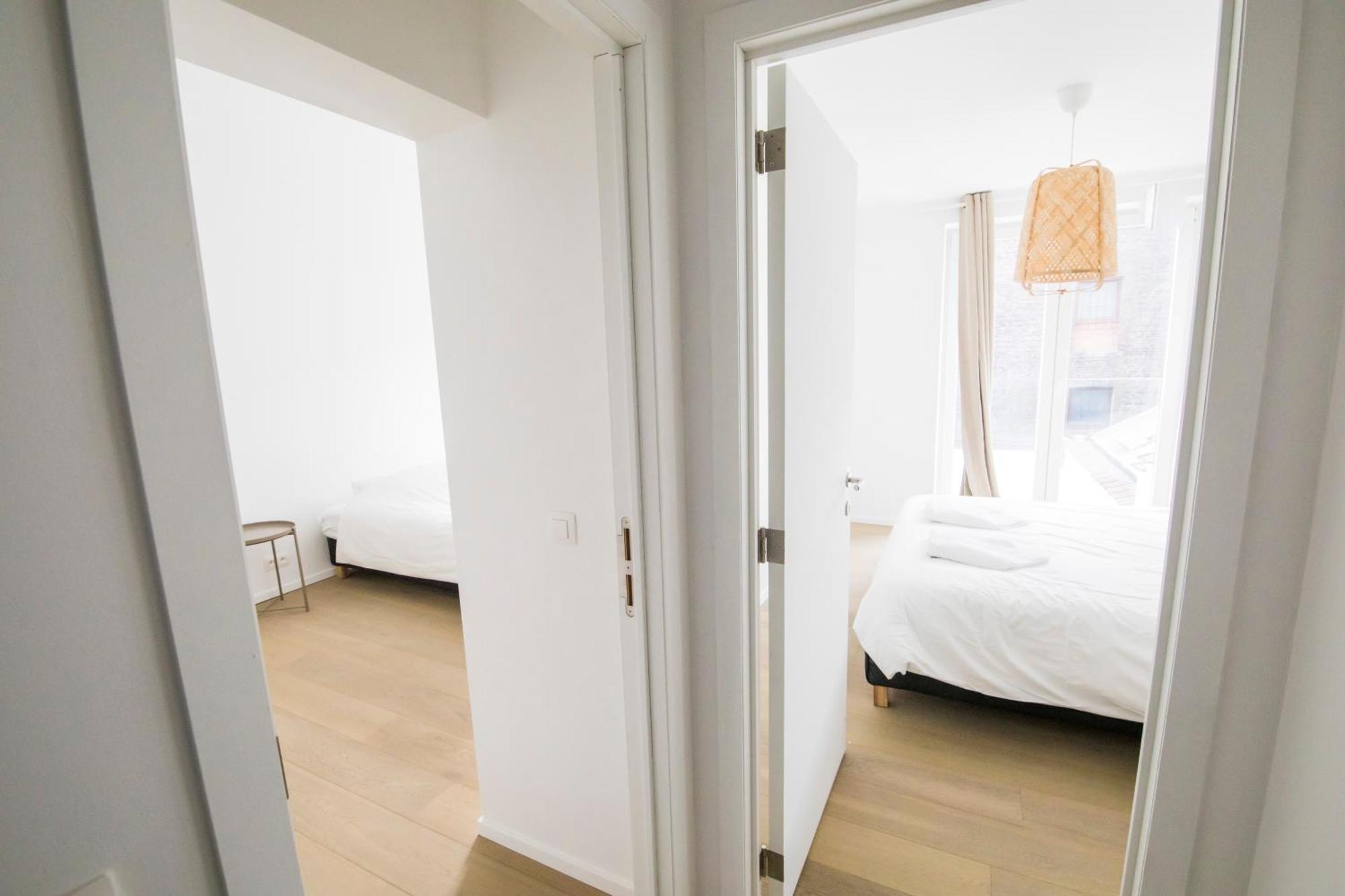 Travelease - Midi Bed & Breakfast Anderlecht ภายนอก รูปภาพ