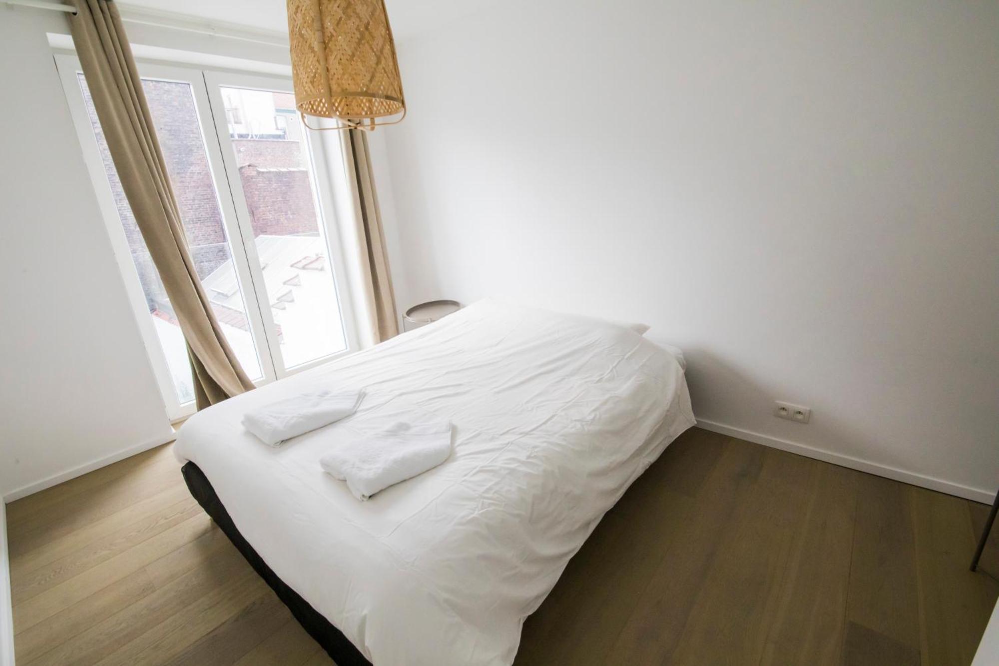 Travelease - Midi Bed & Breakfast Anderlecht ภายนอก รูปภาพ