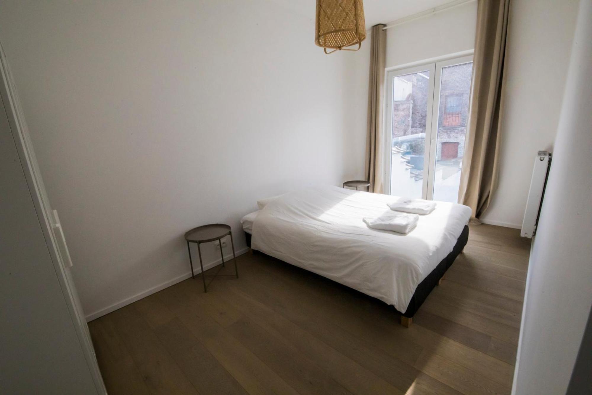 Travelease - Midi Bed & Breakfast Anderlecht ภายนอก รูปภาพ